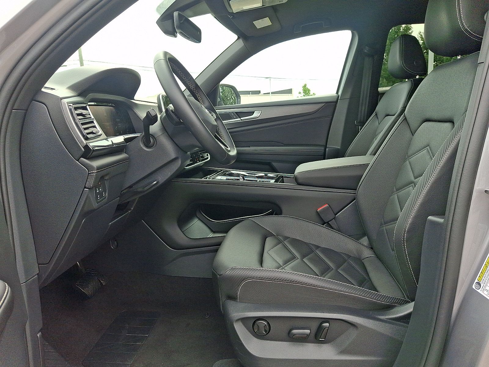 Used 2026 Volkswagen Atlas Cross Sport SE AWD/4WD image 16