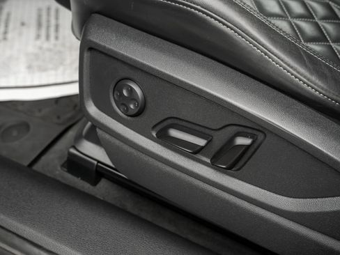 Used 2019 Audi SQ5 Premium Plus w/ Premium Plus Package AWD/4WD image 18