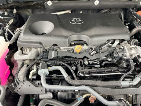 Certified 2024 Toyota RAV4 LE AWD/4WD image 18