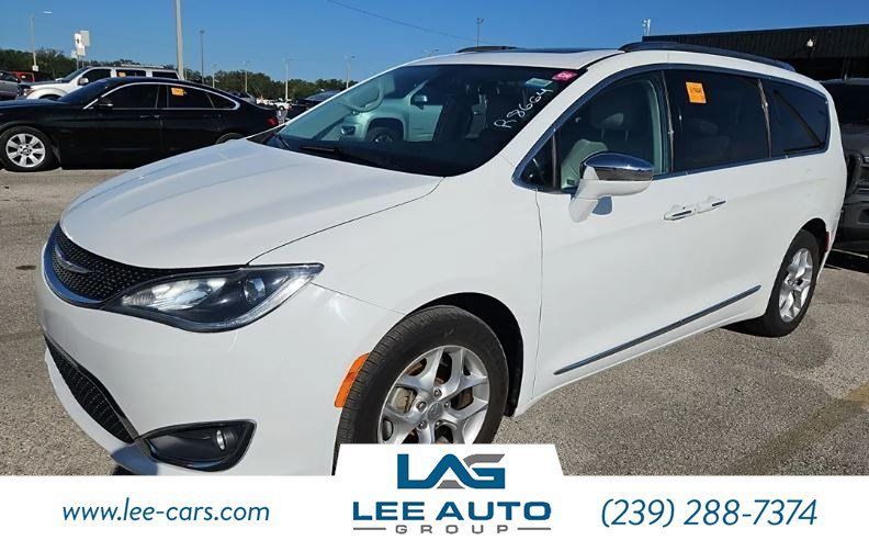 Used 2020 Chrysler Pacifica Limited FWD image 1