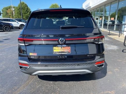 New 2025 Volkswagen Taos SE image 11