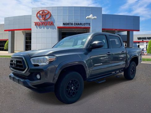 Used 2021 Toyota Tacoma SR5 RWD image 5