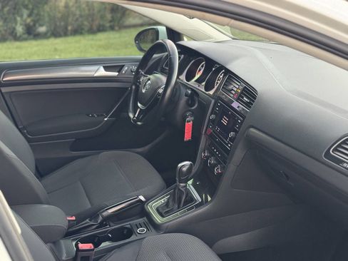 Used 2018 Volkswagen Golf S image 16