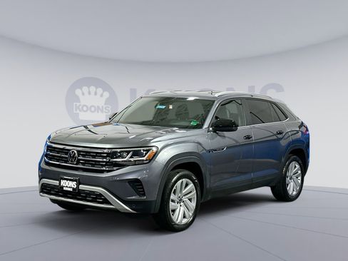 Used 2022 Volkswagen Atlas Cross Sport SE image 1