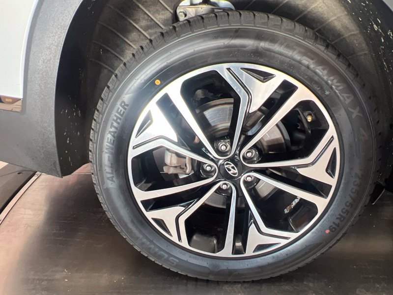Used 2020 Hyundai Santa Fe Limited AWD/4WD image 10