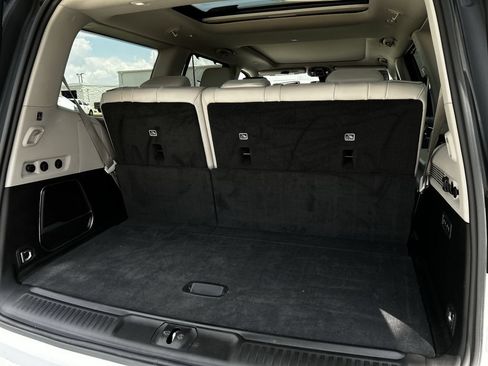 Used 2023 Jeep Wagoneer Series III w/ Premium Group I AWD/4WD image 40