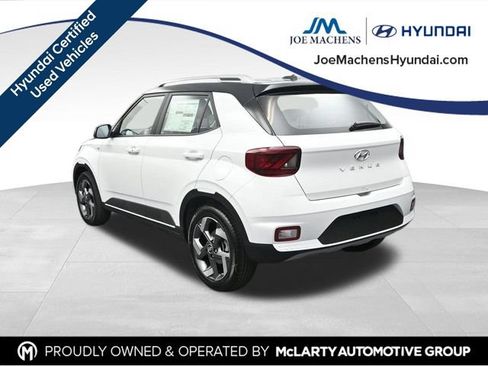 Used 2025 Hyundai Venue Limited FWD image 7