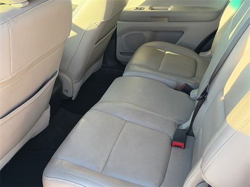 Used 2015 Ford Explorer XLT w/ Equipment Group 202A image 13