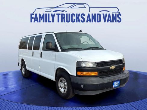 Used 2018 Chevrolet Express 2500 LS w/ Driver Convenience Package image 7