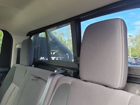 Used 2024 Nissan Titan SV w/ SV Convenience Package image 16