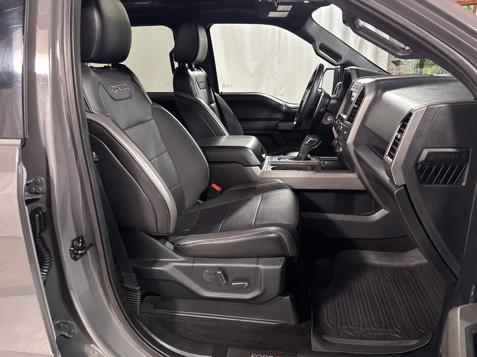 Used 2020 Ford F150 Raptor AWD/4WD image 29