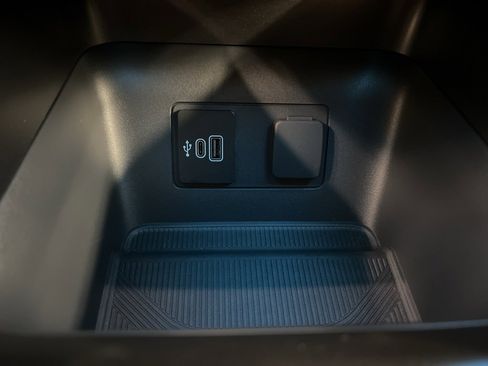 New 2026 Ford Explorer ST-Line w/ ST-Line Street Pack image 14