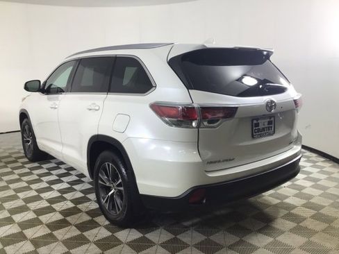 Used 2016 Toyota Highlander XLE image 6