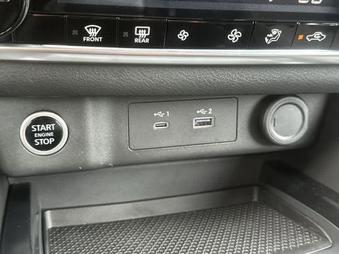 Used 2023 Nissan Rogue SV FWD image 17