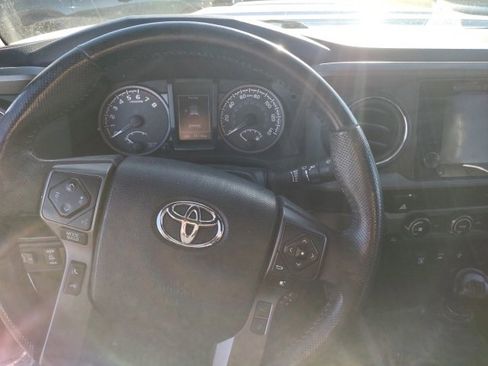 Used 2019 Toyota Tacoma 4x4 Double Cab image 8