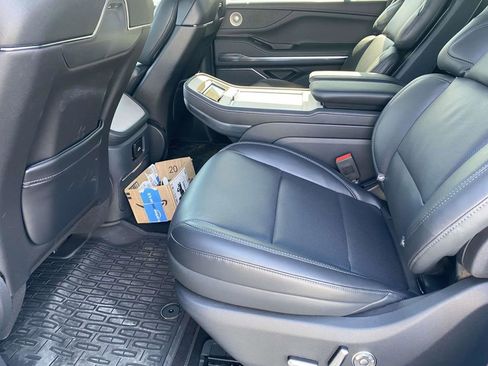 New 2025 Lincoln Navigator Reserve w/ Jet Appearance Package image 11