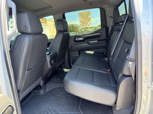 Used 2024 Chevrolet Silverado 1500 LT Trail Boss w/ Convenience Package II AWD/4WD image 20