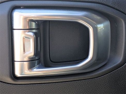 Used 2024 Jeep Wrangler Willys image 31