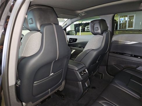 New 2025 Cadillac Optiq Sport 1 image 10