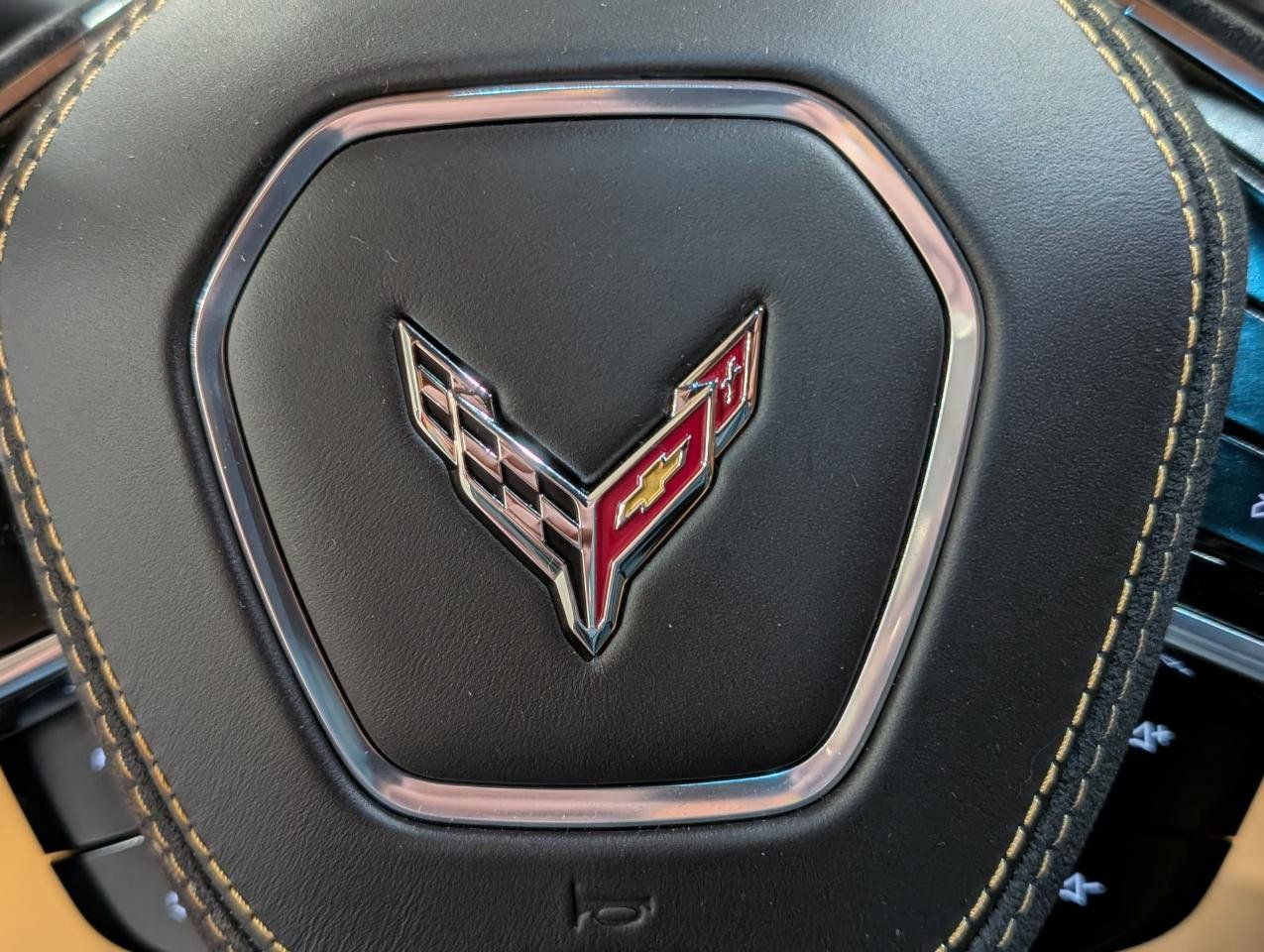 Used 2022 Chevrolet Corvette Stingray Premium Cpe w/ Z51 Performance Package RWD image 11