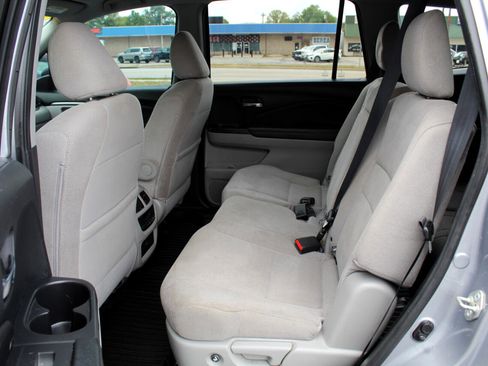 Used 2021 Honda Pilot EX image 10