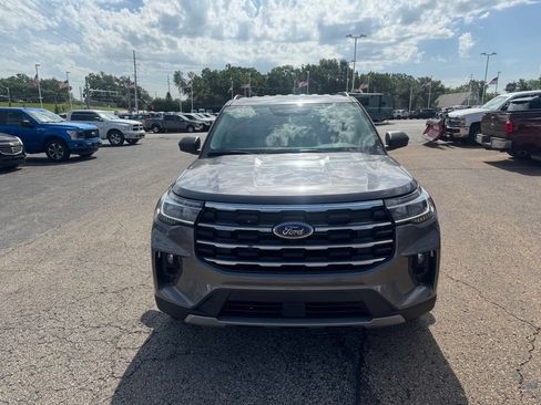 Certified 2025 Ford Explorer Active w/ Active Comfort Package AWD/4WD image 2