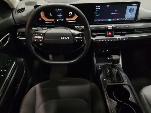 Used 2025 Kia K4 FWD image 22