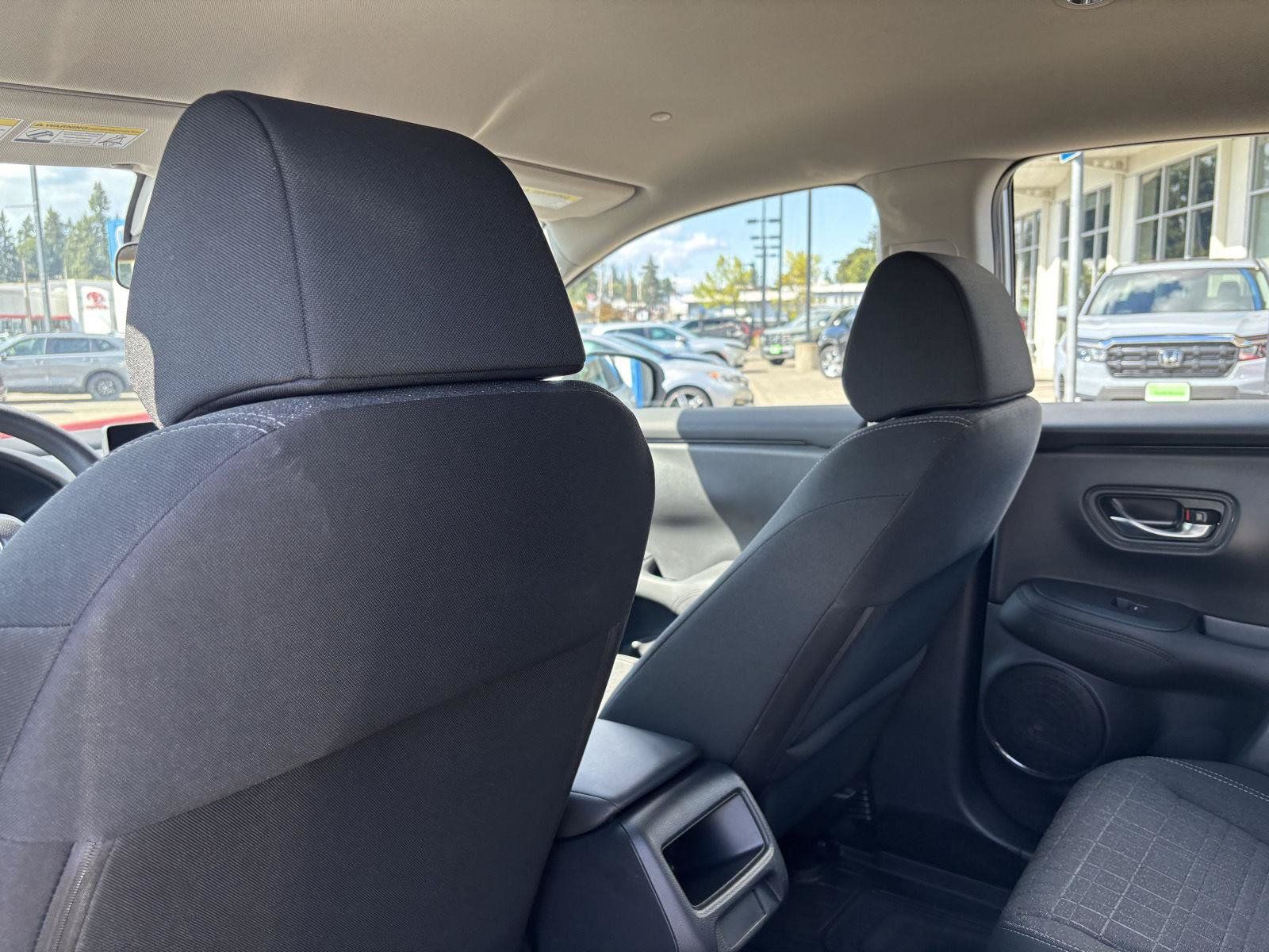 Used 2025 Honda HR-V LX image 9