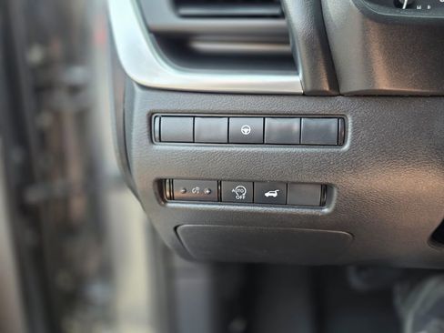 Used 2024 Nissan Rogue SV image 37