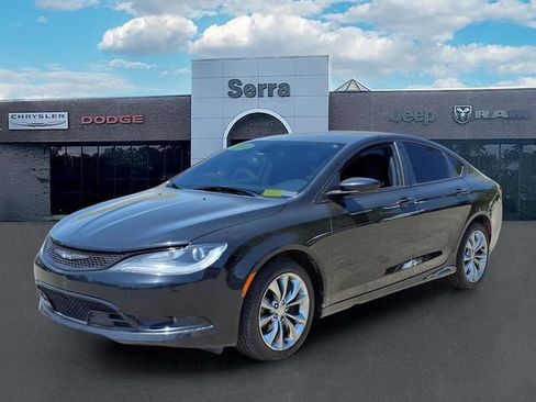 Used 2015 Chrysler 200 S FWD image 3
