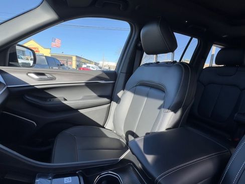 New 2026 Jeep Grand Cherokee Limited w/ Limited Altitude Package image 14