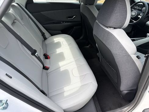 New 2026 Hyundai Elantra Limited FWD image 12
