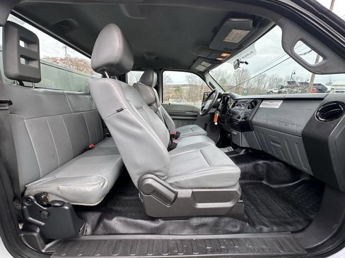 Used 2015 Ford F550 4x4 SuperCab Super Duty image 12