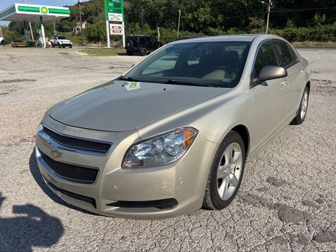 Used 2011 Chevrolet Malibu LS FWD image 2