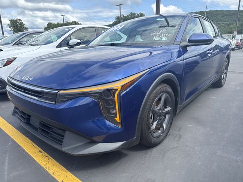 Used 2025 Kia K4 FWD image 1