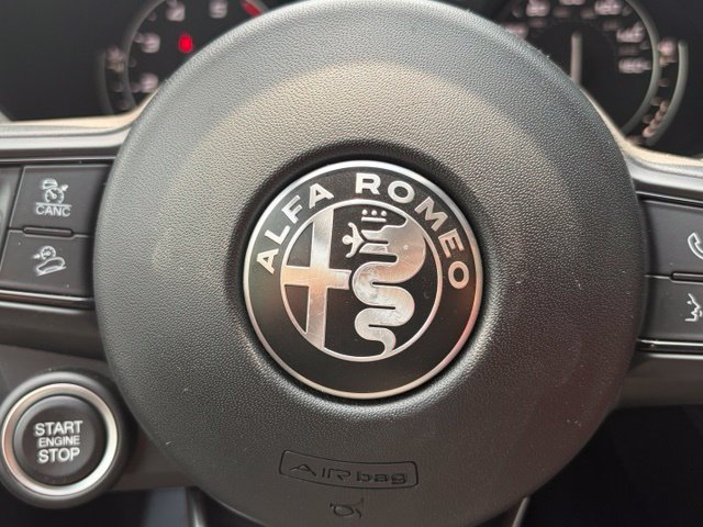 Used 2023 Alfa Romeo Stelvio Veloce AWD/4WD image 26