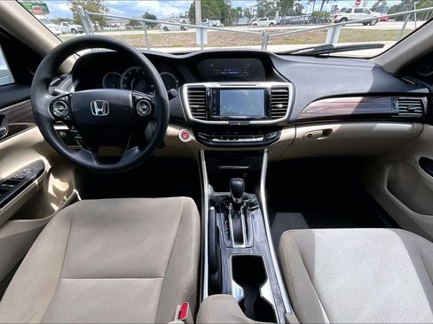 Used 2016 Honda Accord EX image 15