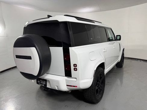 Used 2020 Land Rover Defender 110 S AWD/4WD image 7