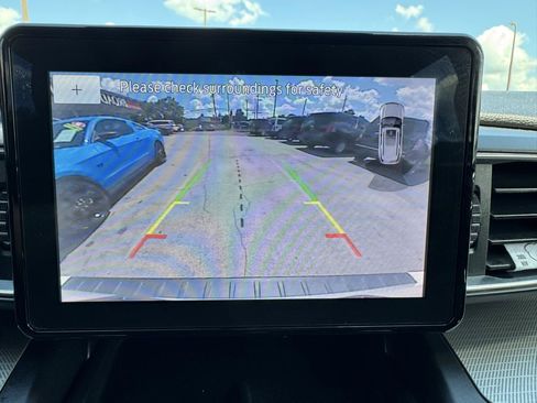 Used 2020 Ford Explorer XLT w/ Equipment Group 202A AWD/4WD image 18