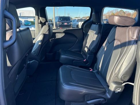 New 2026 Chrysler Pacifica Select image 23