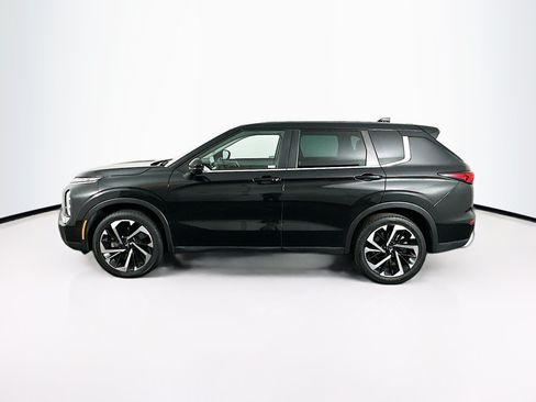 Used 2023 Mitsubishi Outlander SE FWD image 4