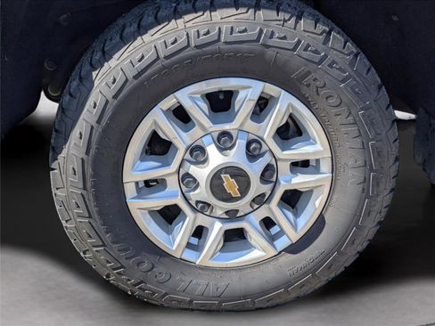 Used 2024 Chevrolet Silverado 2500 LT image 31