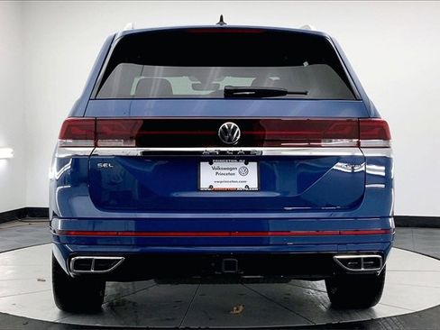 Used 2025 Volkswagen Atlas SEL Premium R-Line image 4