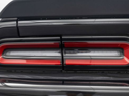 Used 2015 Dodge Challenger SRT Hellcat image 24