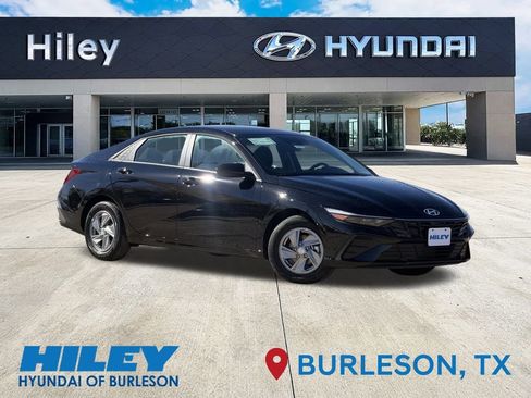 New 2026 Hyundai Elantra SE image 1