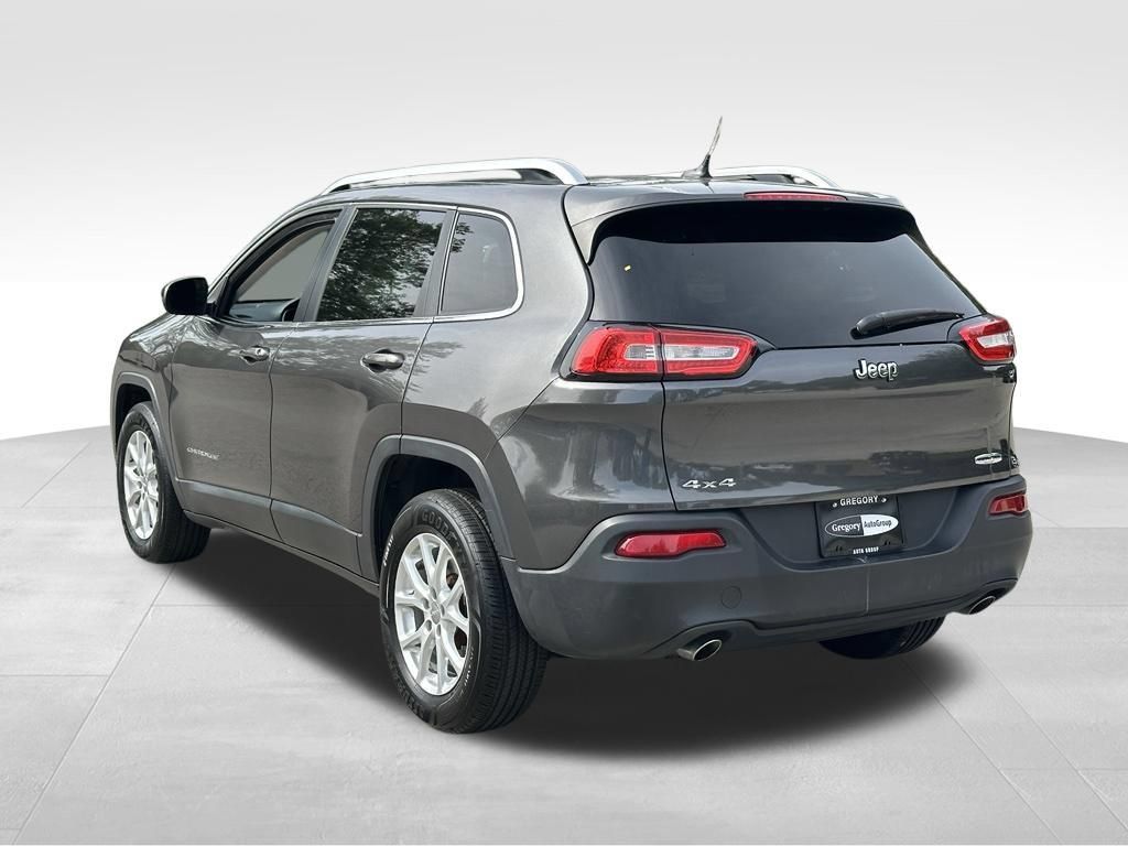 Used 2014 Jeep Cherokee Latitude w/ Cold Weather Group AWD/4WD image 10