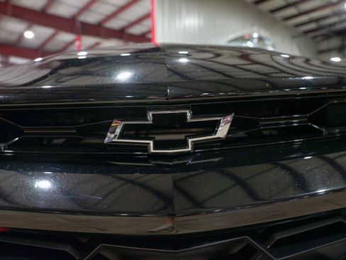 Used 2018 Chevrolet Camaro ZL1 RWD image 21