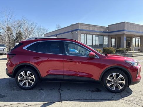 Certified 2023 Ford Escape Platinum w/ Class II Trailer Tow Package image 13