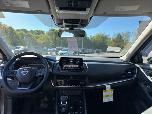 New 2026 Nissan Rogue SV w/ SV Premium Package image 28