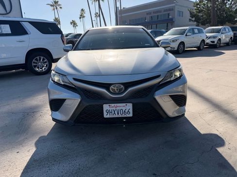 Used 2018 Toyota Camry SE FWD image 8